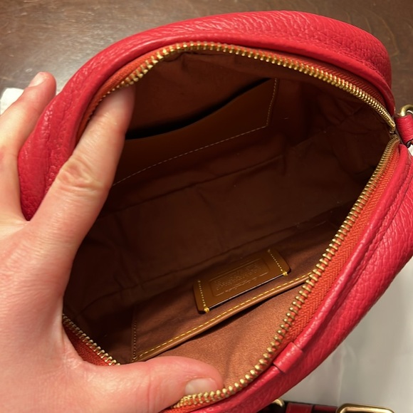 Coach Camera Bag In Signature Canvas With Heart Print - Picture 5 of 7